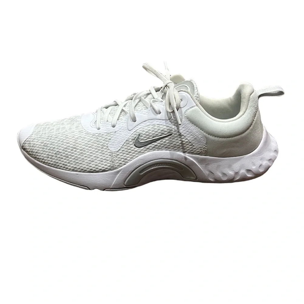 Nike Women’s In-Season TR 11 Training Shoes Size 9